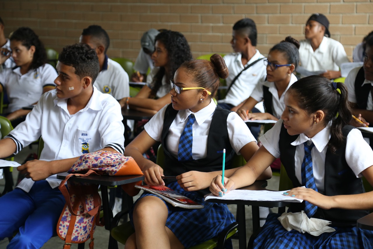 102.000 estudiantes de colegios oficiales del Atlántico regresan a clases